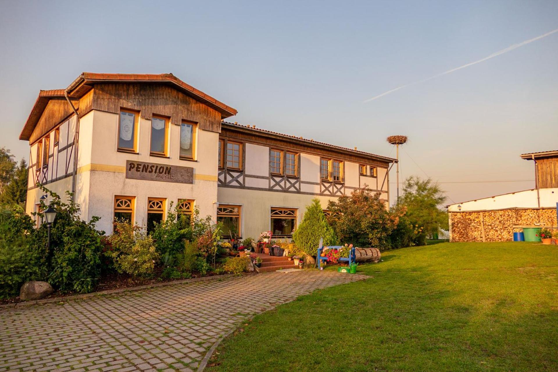 Maison d'hôtes Moritz Und Hofladen Unterm Storchennest -16303 Schwedt,schwedter Allee1